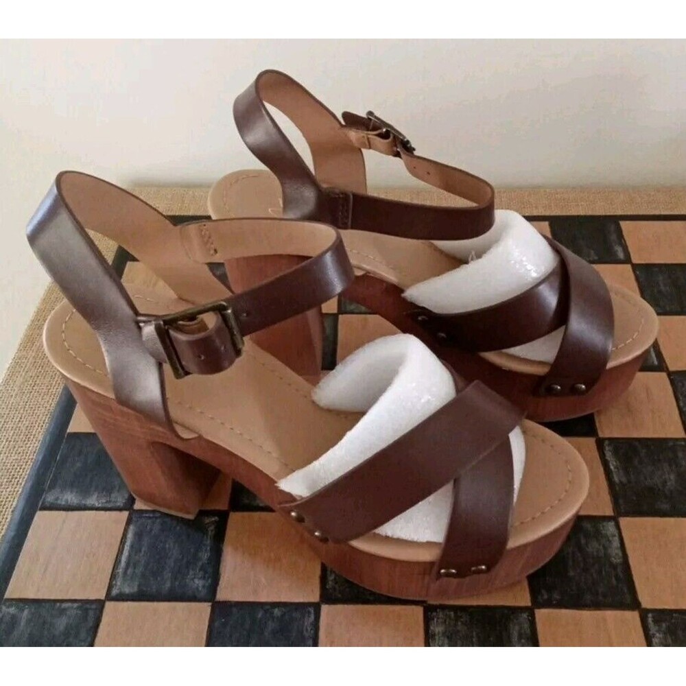 Y-Not? Noonday Brown Heel 9M Sandals Buckle Cross Front NEW IN BOX